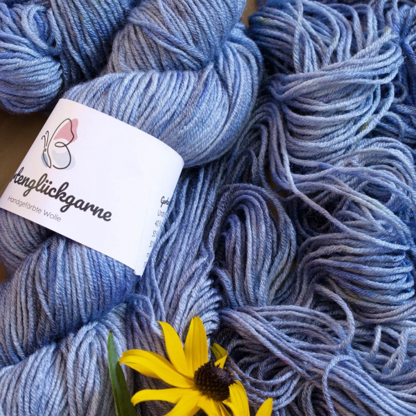 Kornblume gefärbt auf Atelier Zitron Understatement